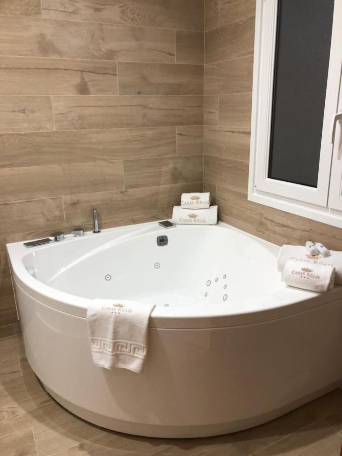 Luxury Apartment With Jacuzzi 圣地亚哥－德孔波斯特拉 外观 照片