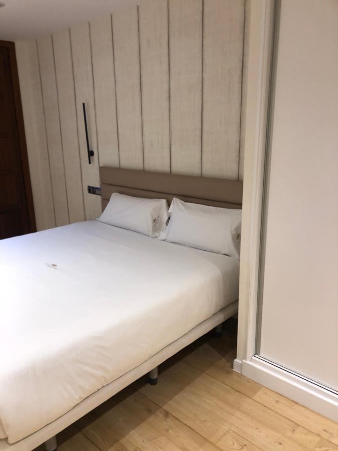 Luxury Apartment With Jacuzzi 圣地亚哥－德孔波斯特拉 外观 照片