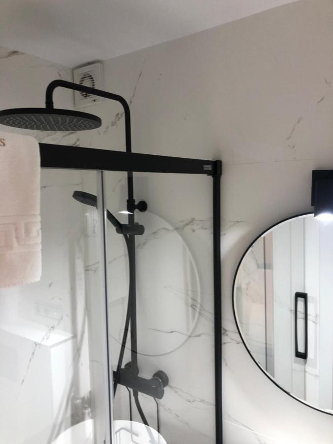 Luxury Apartment With Jacuzzi 圣地亚哥－德孔波斯特拉 外观 照片