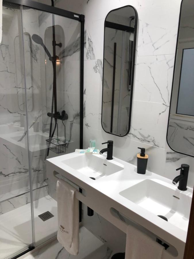 Luxury Apartment With Jacuzzi 圣地亚哥－德孔波斯特拉 外观 照片