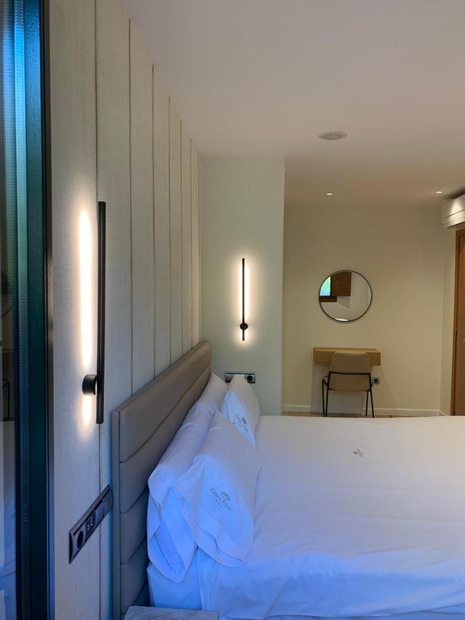 Luxury Apartment With Jacuzzi 圣地亚哥－德孔波斯特拉 外观 照片